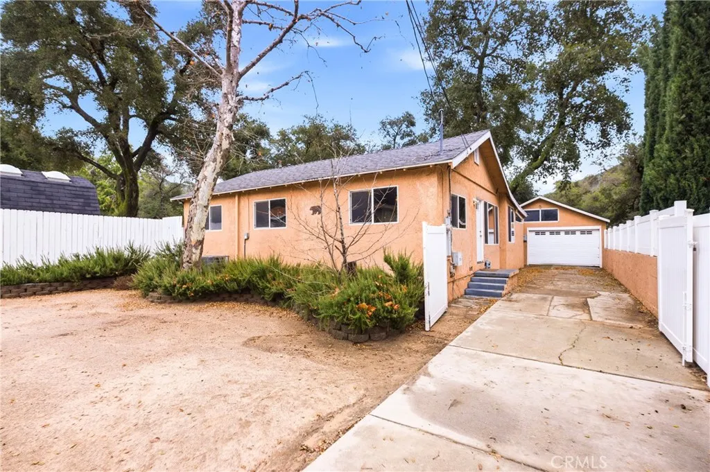 39608 Calle Cascada, Green Valley, California 91390 home-pic-4