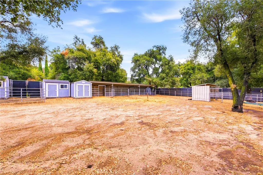 39608 Calle Cascada, Green Valley, California 91390 home-pic-33