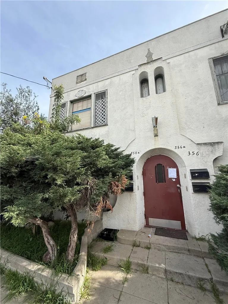356 Laveta, Los Angeles, California 90026 home-pic-1