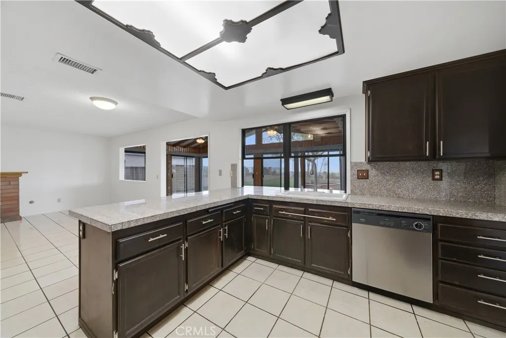 622 Looking Glass Drive, Diamond Bar, California 91765 home-pic-24