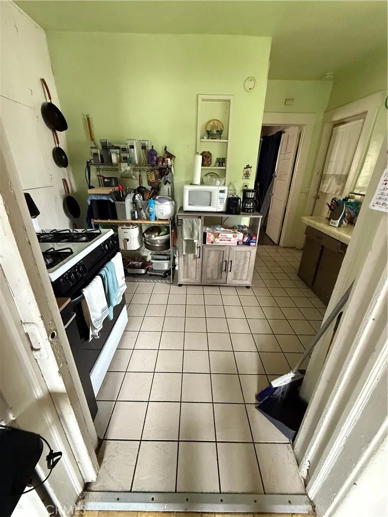 415 Euclid Avenue, Los Angeles, California 90063 home-pic-18