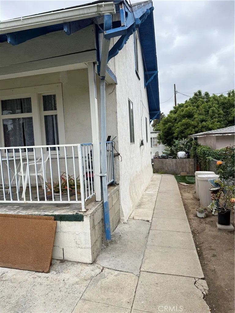 415 Euclid Avenue, Los Angeles, California 90063 home-pic-10