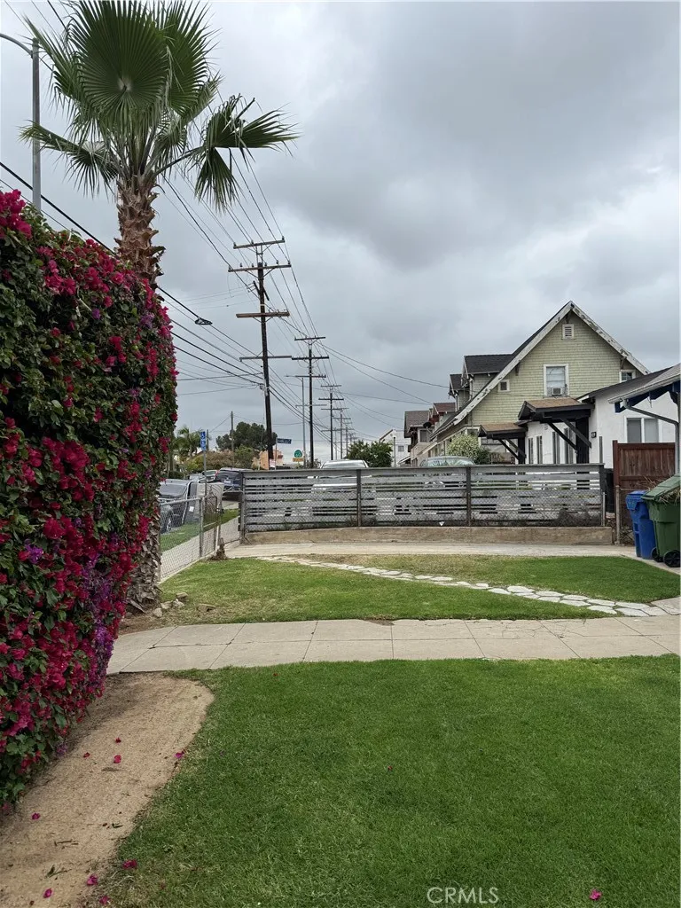 415 Euclid Avenue, Los Angeles, California 90063 home-pic-12