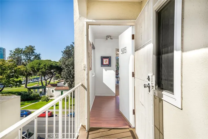 Semi Private Landing leading to Front Door and Formal Foyer