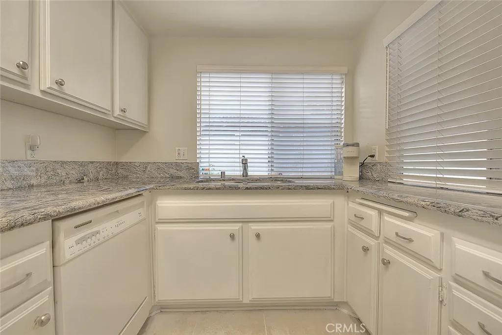 1188 Mohave, Colton, California 92324 home-pic-17