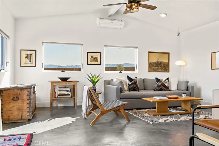 4212 Oneil Road, Joshua Tree, California 92252