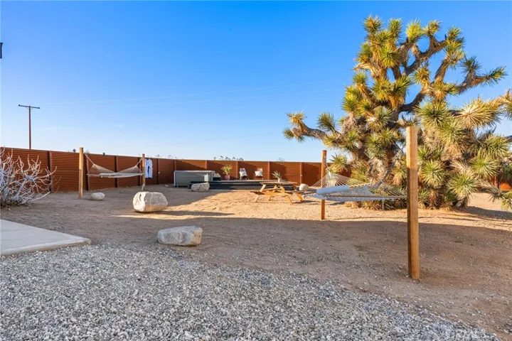 4212 Oneil Road, Joshua Tree, California 92252