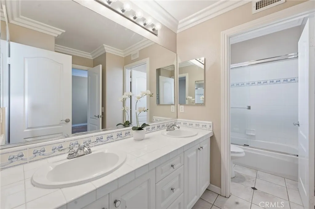 979 N Antonio, Orange, California 92869 home-pic-41