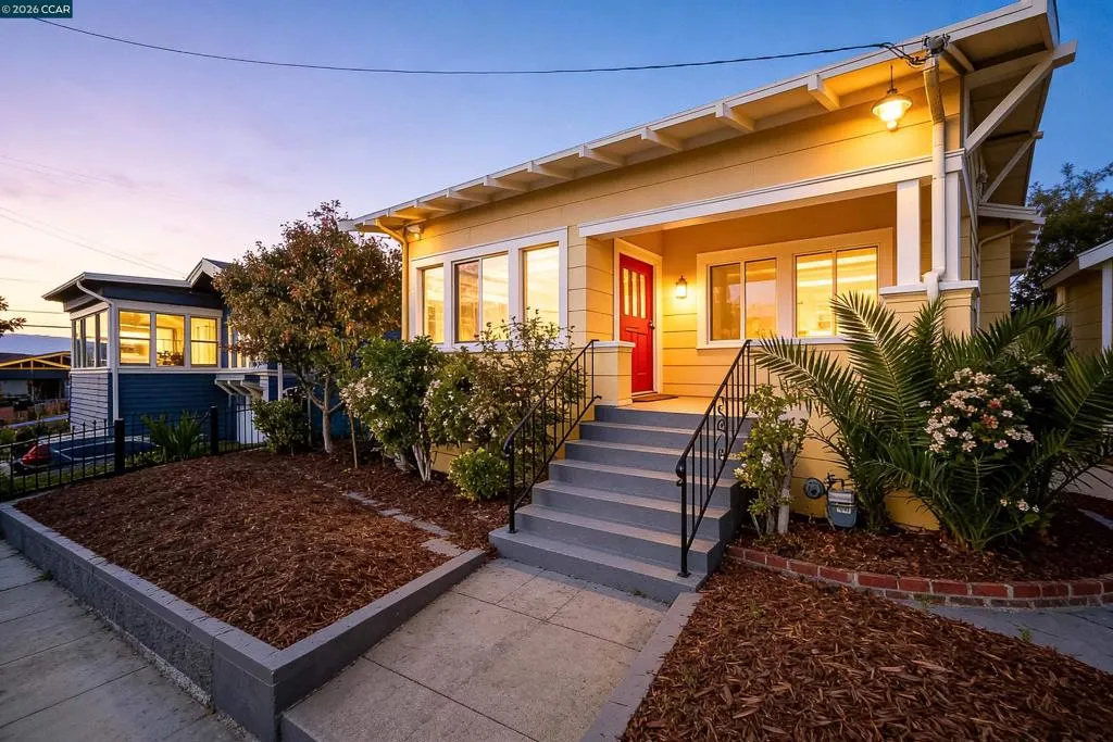 2011 2011 Rosedale Ave, Oakland, California 94601 home-pic-1