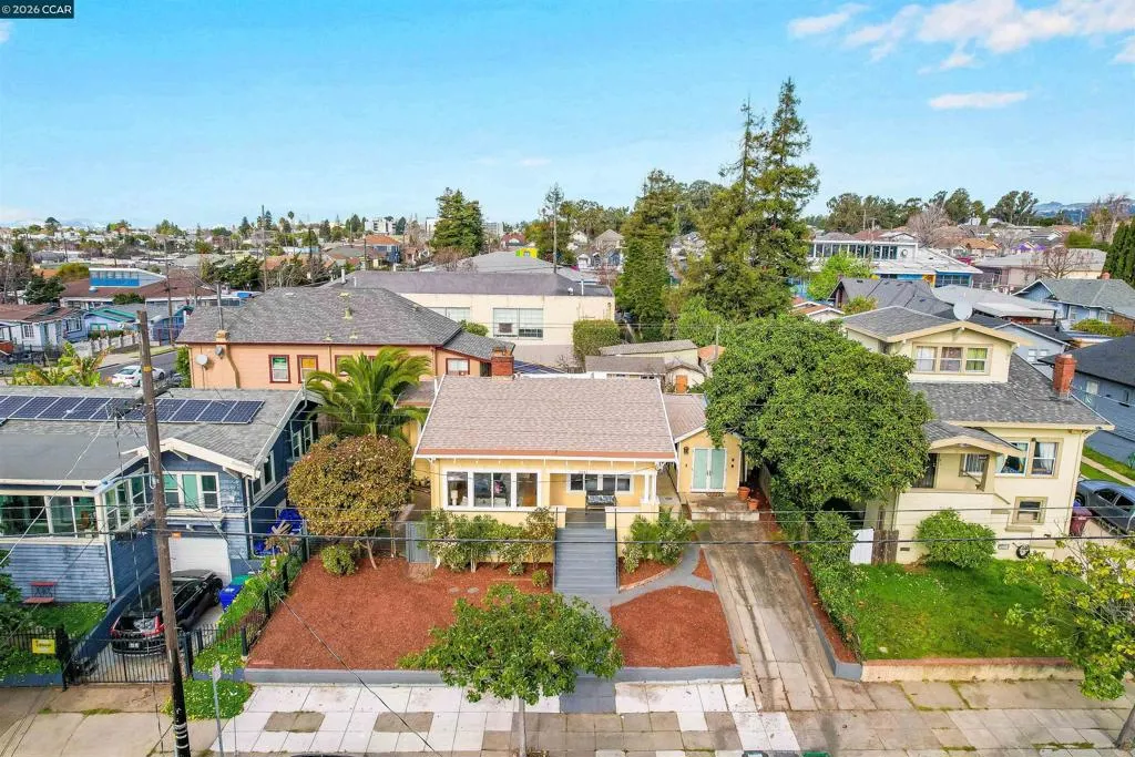 2011 2011 Rosedale Ave, Oakland, California 94601 home-pic-35