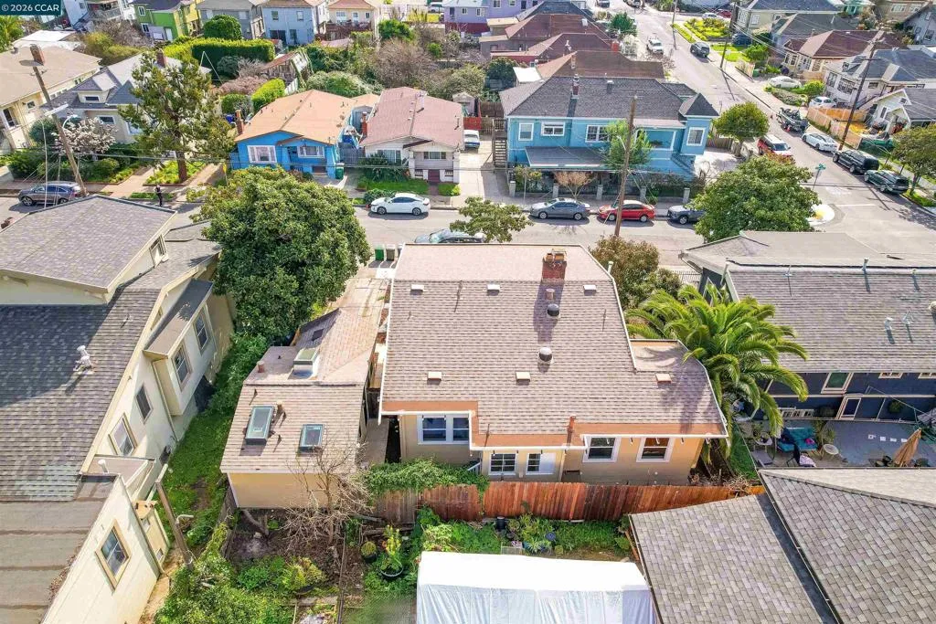 2011 2011 Rosedale Ave, Oakland, California 94601 home-pic-37