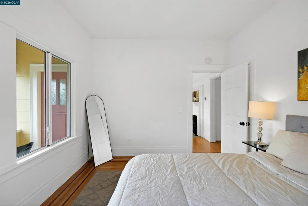2011 2011 Rosedale Ave, Oakland, California 94601 home-pic-20