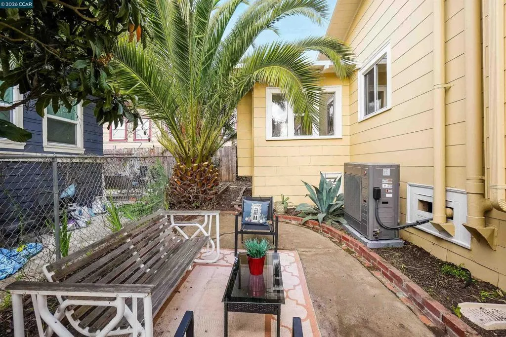 2011 2011 Rosedale Ave, Oakland, California 94601 home-pic-33