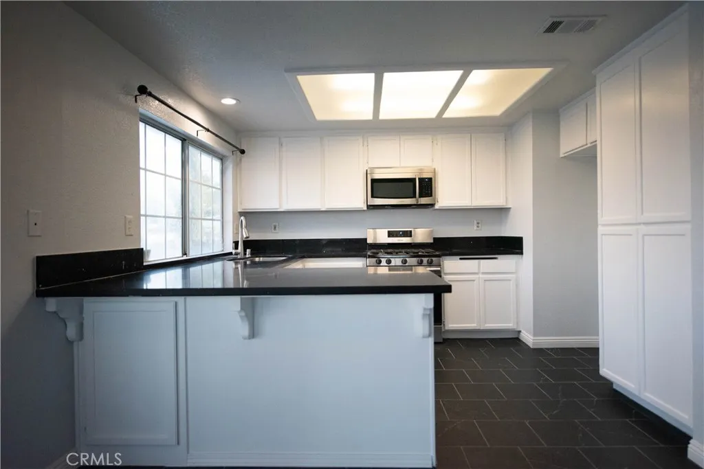 11875 Morning Star, Apple Valley, California 92308 home-pic-6