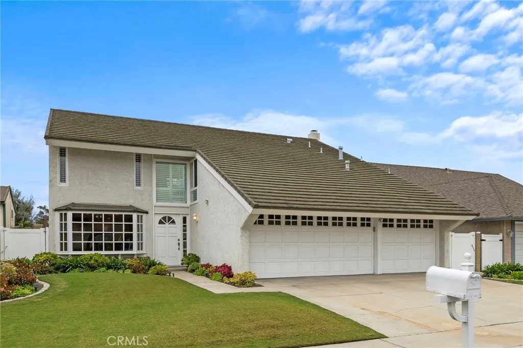 2342 Caper Tree Drive, Tustin, California 92780 home-pic-1