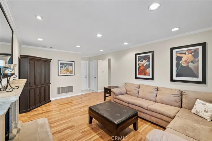 2342 Caper Tree Drive, Tustin, California 92780