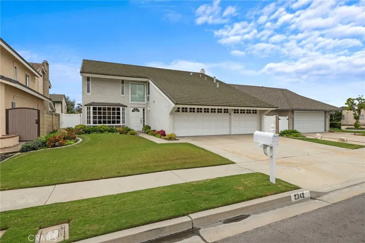 2342 Caper Tree Drive, Tustin, California 92780