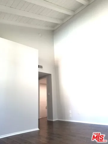 Main Bedroom with high ceiling