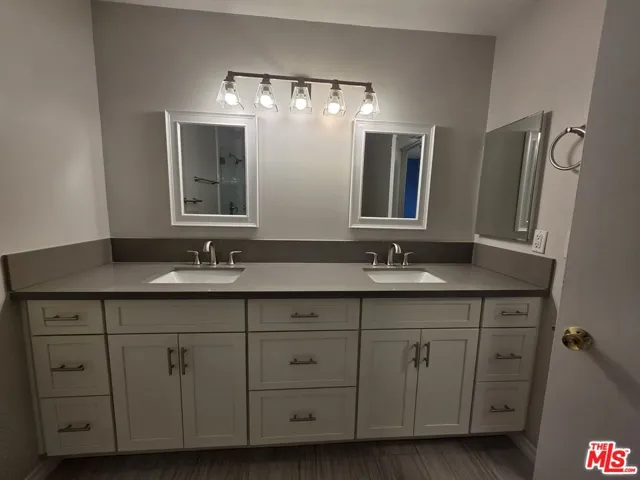 Main full bathroom