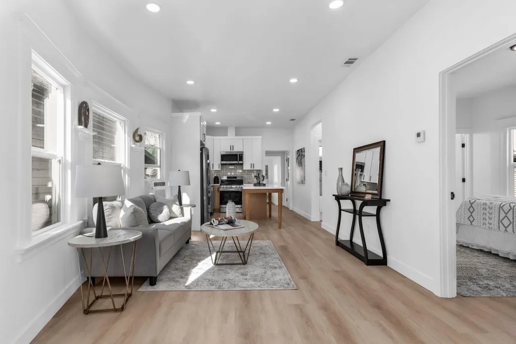 2912 2912 E 22nd St, Oakland, California 94601 home-pic-3