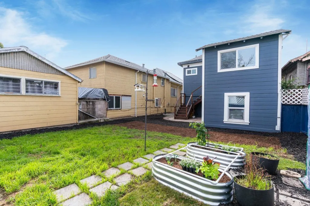 2912 2912 E 22nd St, Oakland, California 94601 home-pic-36