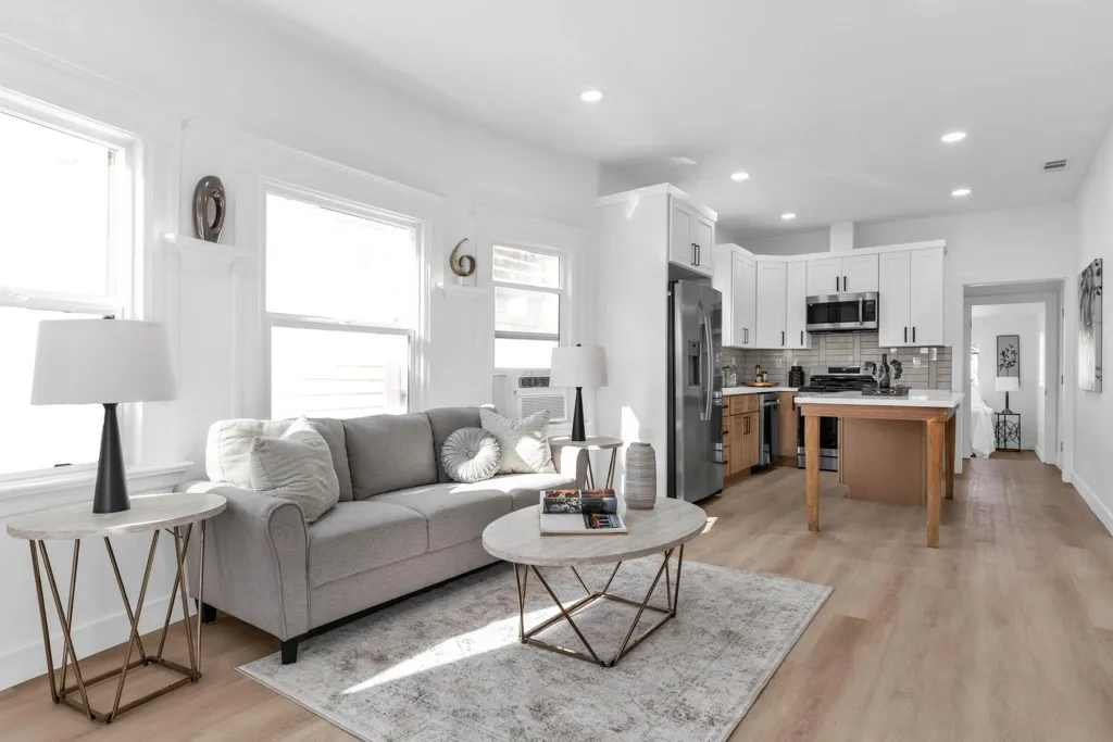 2912 2912 E 22nd St, Oakland, California 94601 home-pic-2