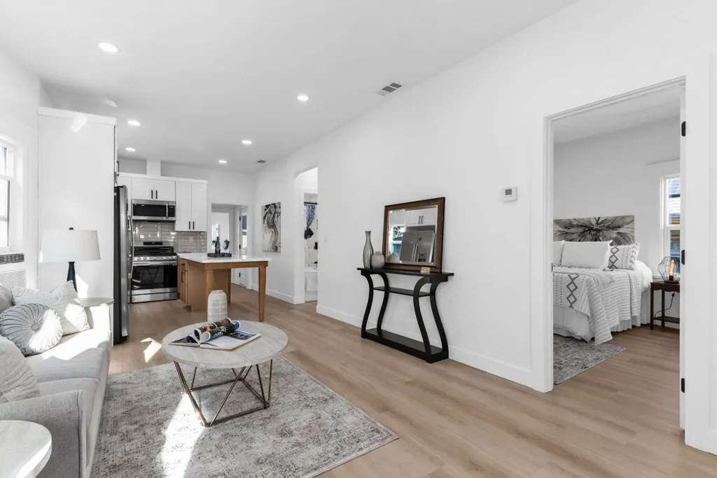 2912 2912 E 22nd St, Oakland, California 94601 home-pic-4