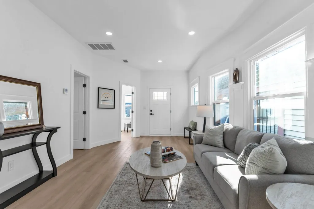 2912 2912 E 22nd St, Oakland, California 94601 home-pic-6
