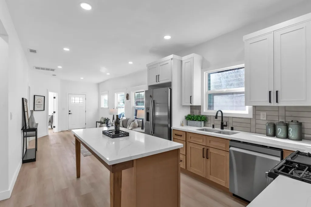 2912 2912 E 22nd St, Oakland, California 94601 home-pic-12