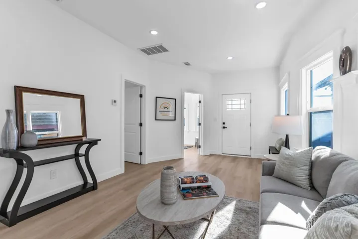 2912 2912 E 22nd St, Oakland, California 94601
