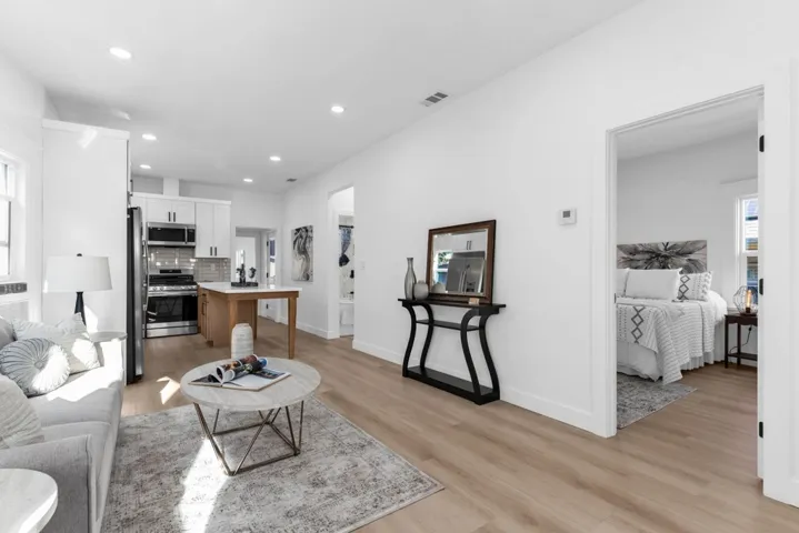 2912 2912 E 22nd St, Oakland, California 94601