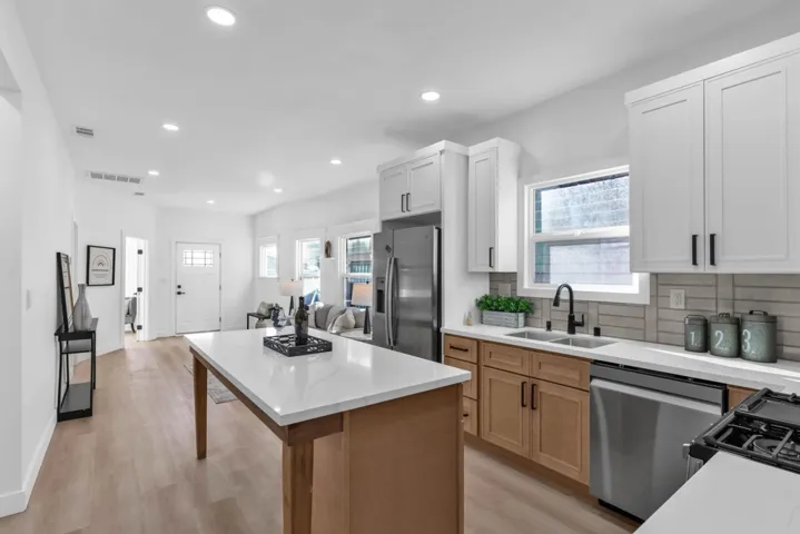 2912 2912 E 22nd St, Oakland, California 94601