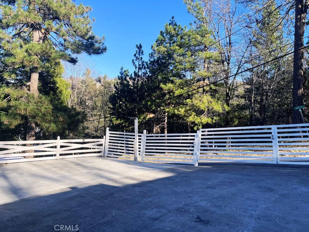 1350 Oak, Lake Arrowhead, California 92352 home-pic-3
