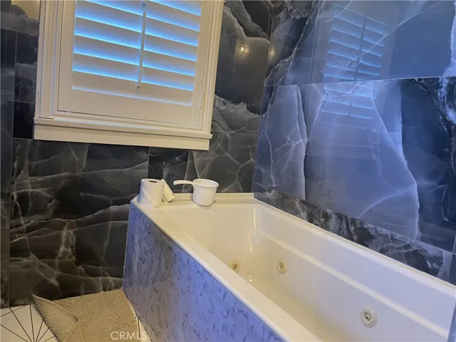 Bathroom 2-2