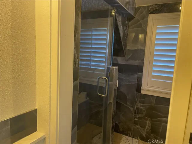 Bathroom 2-1