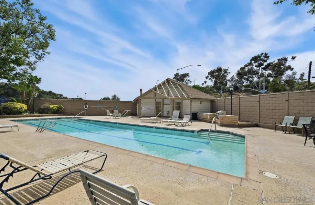4595 Chateau Drive, San Diego, California 92117 home-pic-27