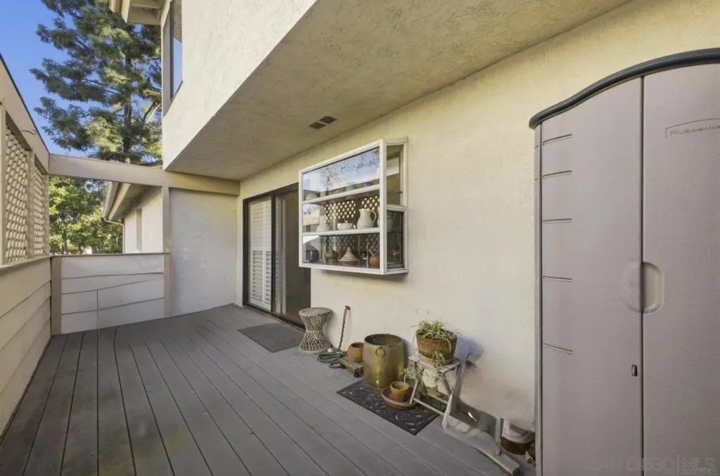4595 Chateau Drive, San Diego, California 92117 home-pic-24