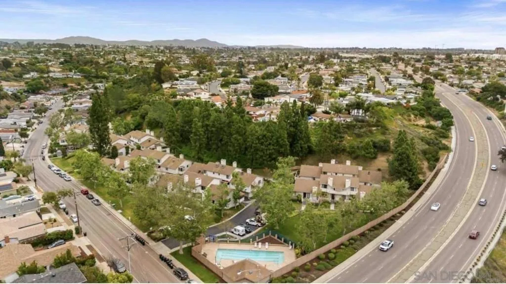 4595 Chateau Drive, San Diego, California 92117 home-pic-28