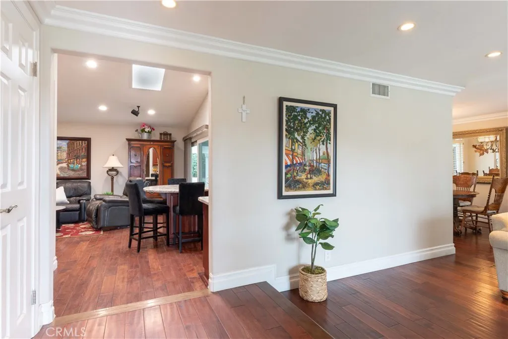 2502 W Adams Street, Santa Ana, California 92704 home-pic-5