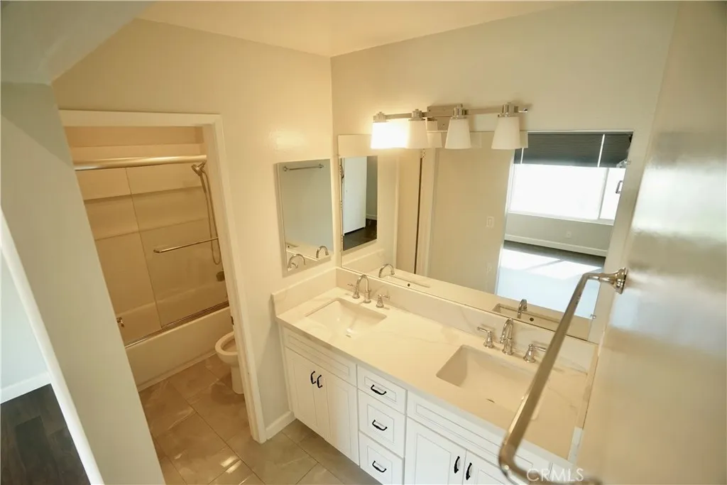 220 N Moore Avenue D, Monterey Park, California 91754 home-pic-25