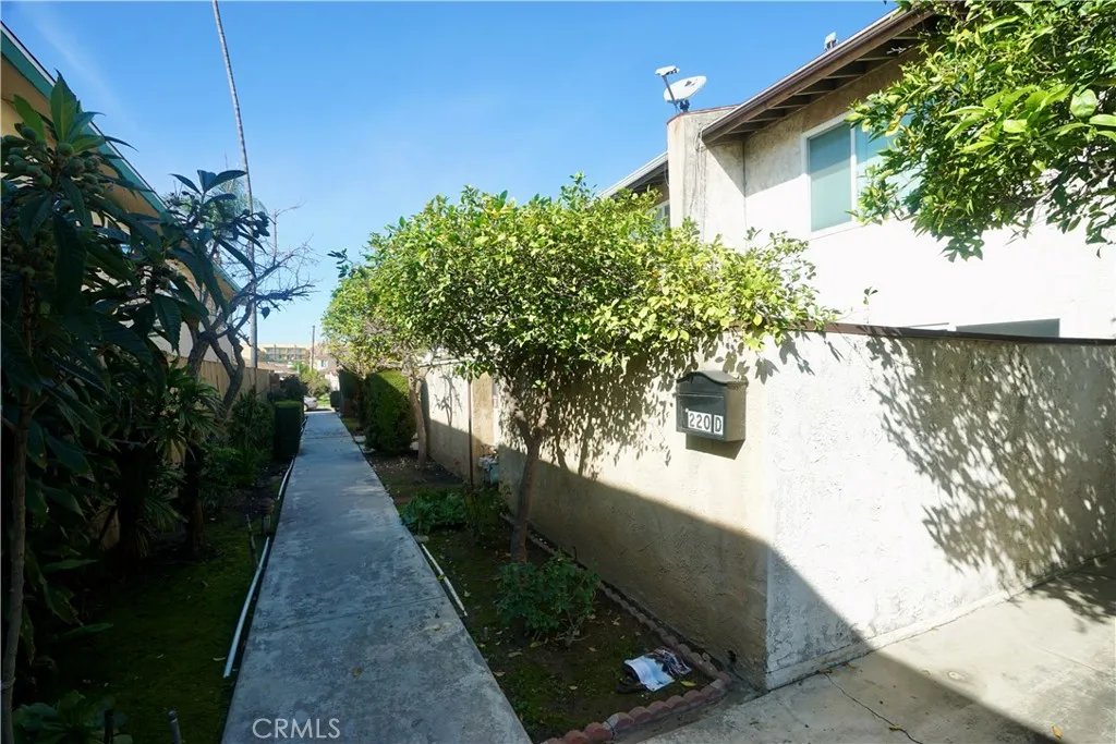 220 N Moore Avenue D, Monterey Park, California 91754 home-pic-48