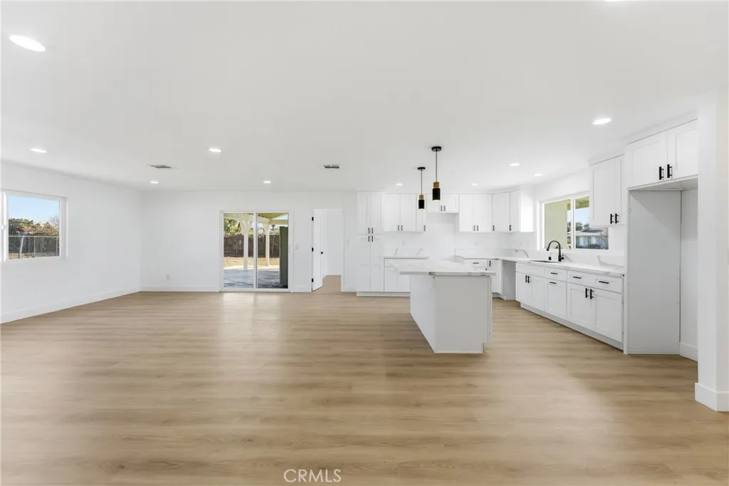 5338 Concha, Jurupa Valley, California 91752 home-pic-8