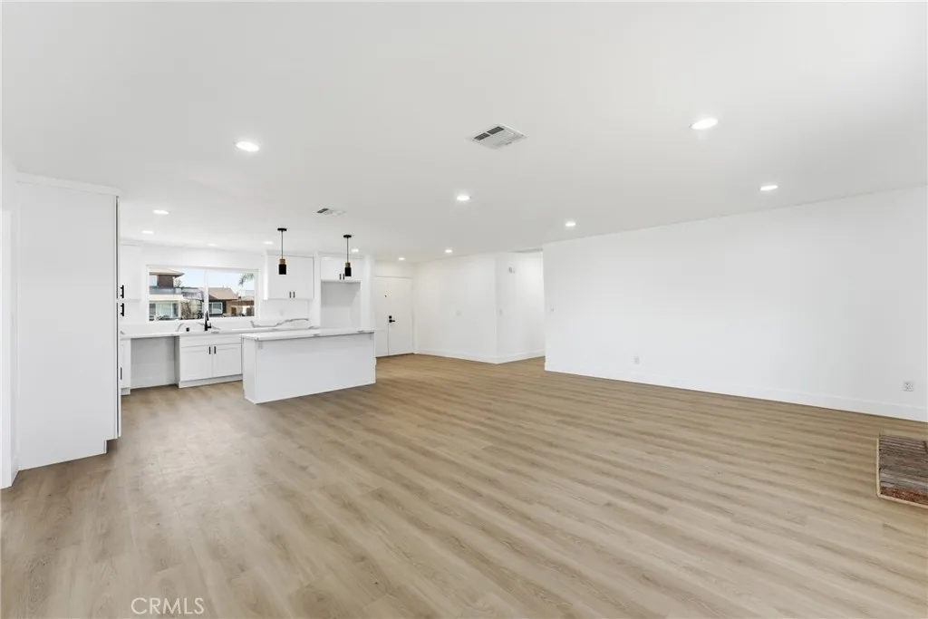 5338 Concha, Jurupa Valley, California 91752 home-pic-12