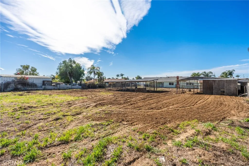 5338 Concha, Jurupa Valley, California 91752 home-pic-40