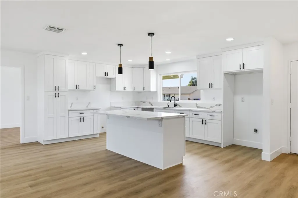 5338 Concha, Jurupa Valley, California 91752 home-pic-13