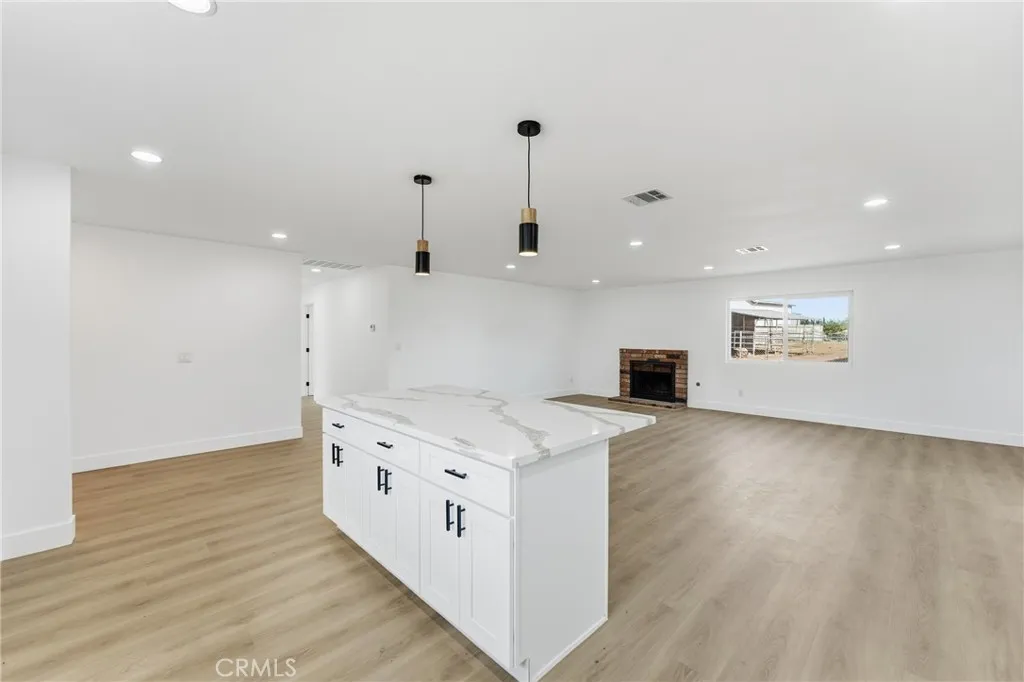 5338 Concha, Jurupa Valley, California 91752 home-pic-16