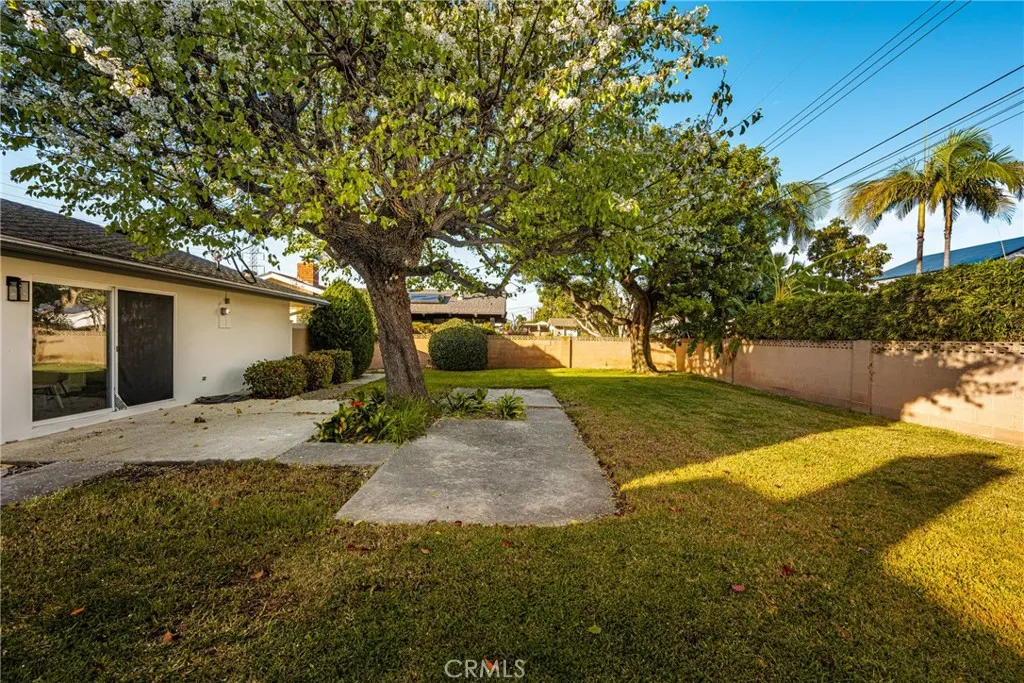 17588 Santa Paula, Fountain Valley, California 92708 home-pic-24