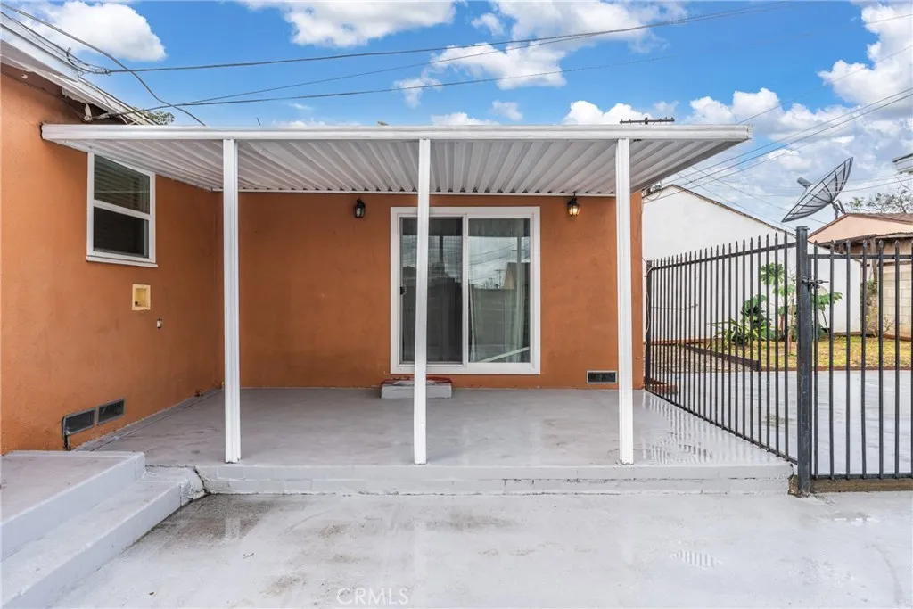 2057 W 96th Street, Los Angeles, California 90047 home-pic-33