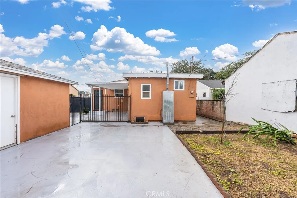 2057 W 96th Street, Los Angeles, California 90047 home-pic-37