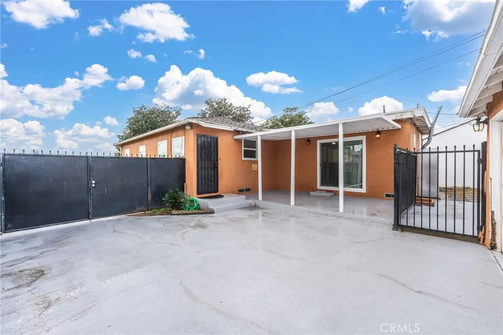 2057 W 96th Street, Los Angeles, California 90047 home-pic-32